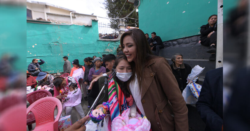 Viceministra Alcón agasaja a niños y reafirma compromiso de trabajo en su favor