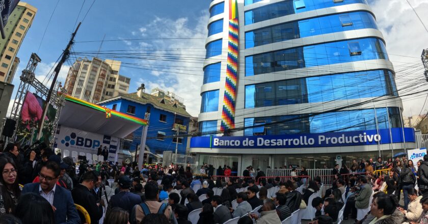 Presidente inaugura agencia del BDP en La Paz y afirma que ese banco es una herramienta del modelo económico