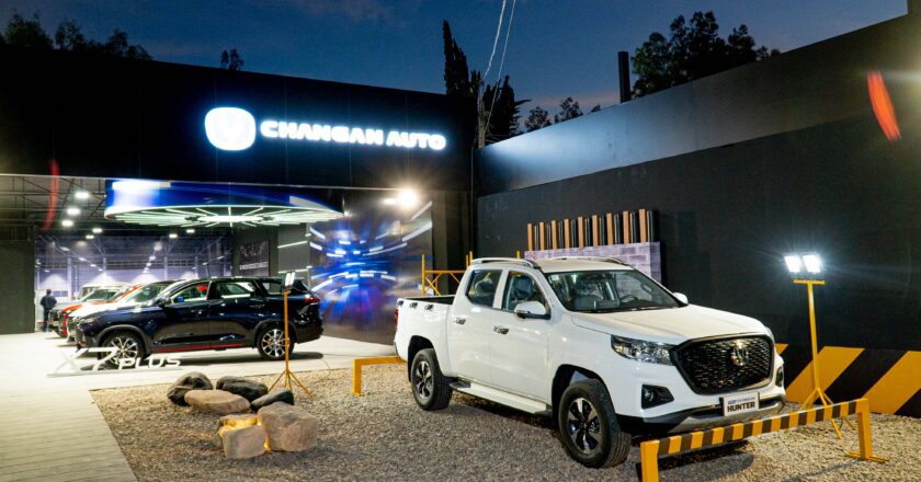 Changan, la marca china líder en Bolivia exhibe toda su gama automotriz en Fexco, donde destaca la New X7 Plus