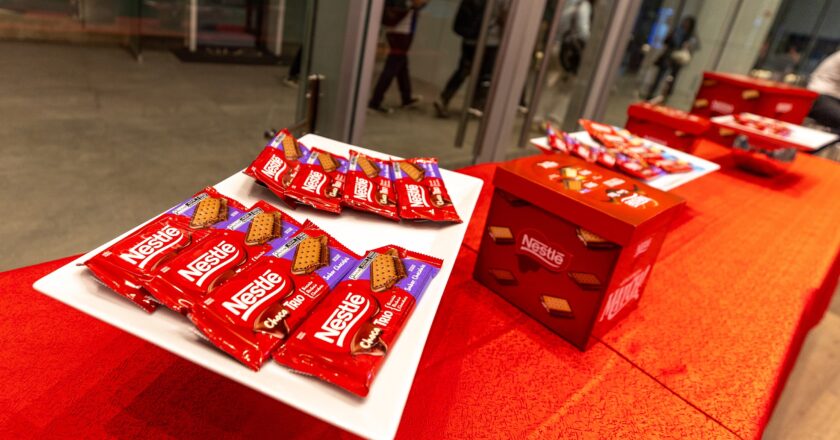 Choco TRIO: Nestlé presenta la única tableta que combina chocolate con galleta y relleno