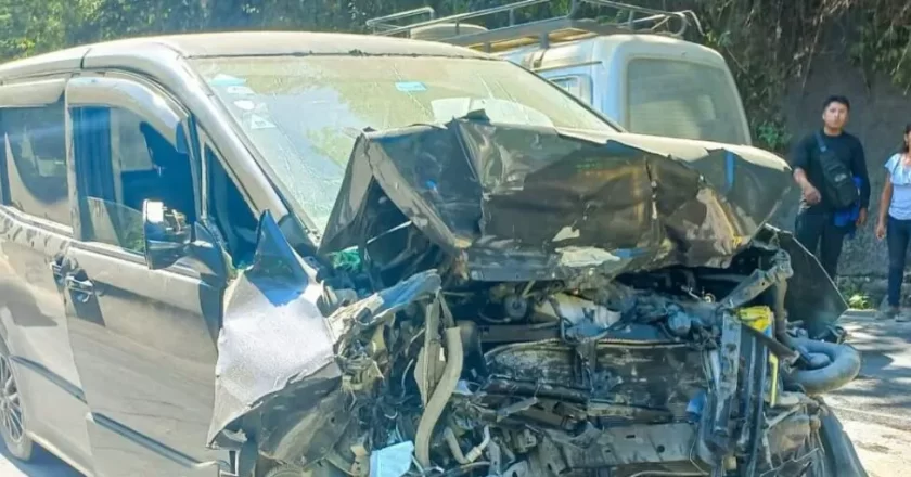 Un muerto y siete heridos deja un choque frontal entre dos autos en la carretera a los Yungas