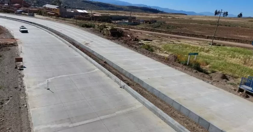 Construcción de la doble vía Sucre – Yamparáez reporta un 65% de avance físico