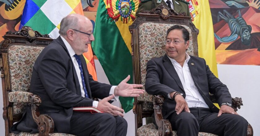 Embajador de España en Bolivia presenta cartas credenciales y reafirma interés de fortalecer las relaciones bilaterales