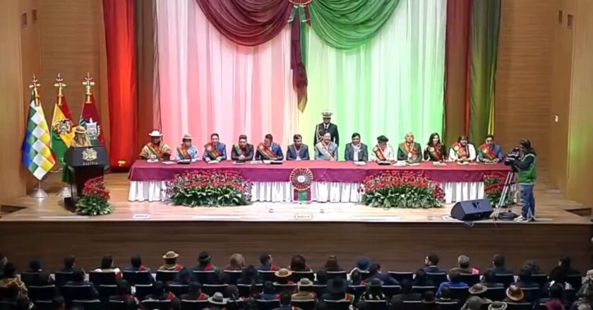 Presidente lidera la Sesión de Honor por 215 años de la Gesta Libertaria de La Paz