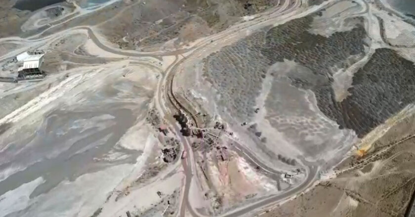 Multan con Bs25.000 a mineros de Potosí por incumplir con el cierre de diques de colas contaminantes