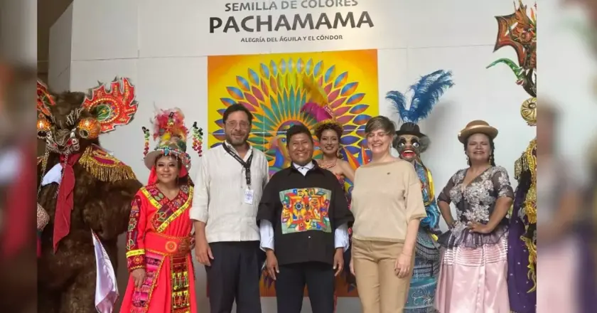 Mamani Mamani lleva a brillar hasta México el arte boliviano