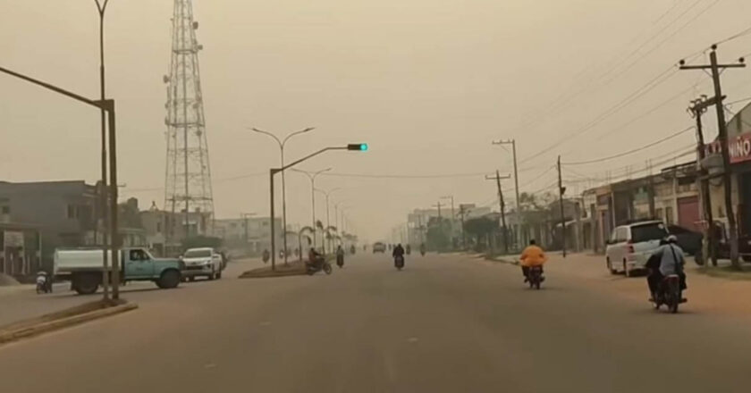 Suspenden operaciones en el aeropuerto de Trinidad por la humareda de los incendios forestales