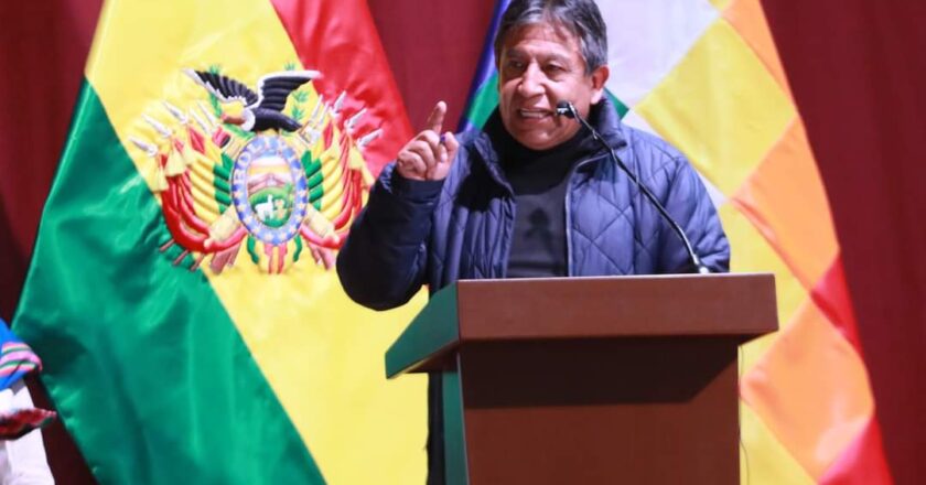 Vicepresidente Choquehuanca resalta la fortaleza de la democracia en Bolivia y critica la subestimación en el liderazgo