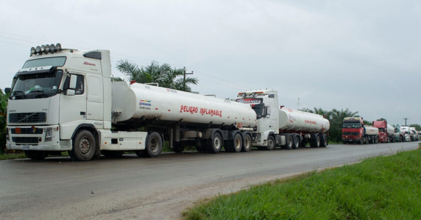 Bloqueo evista ocasiona muerte de chófer de cisterna y sobredemanda de combustibles en surtidores