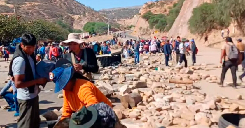 Más de 10 personas fueron aprehendidas en el bloqueo protagonizado por afines a Morales