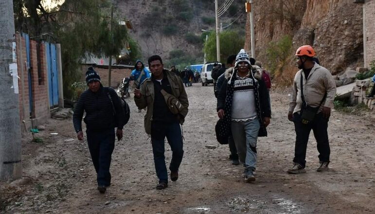 ‘Evismo’ comienza a bloquear y la Defensoría pide no impedir paso de alimentos y ambulancias