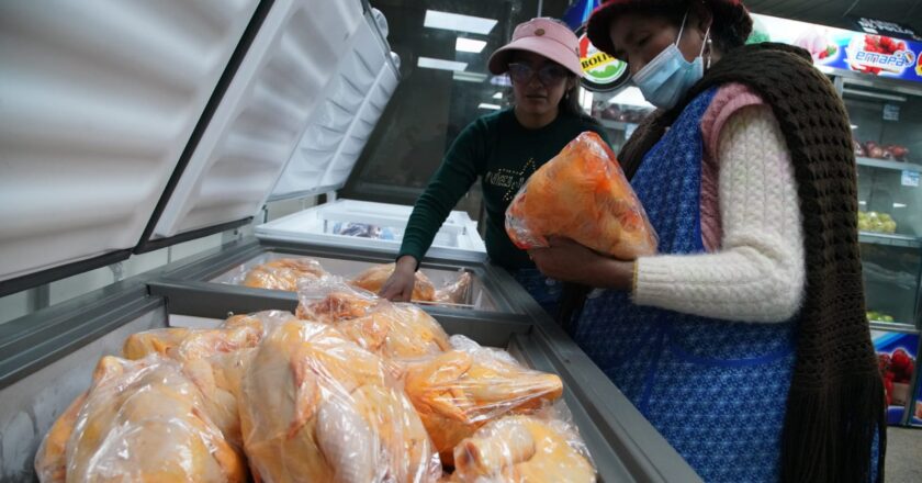 Emapa alista operativo de venta de carne de pollo a Bs 16,50 el kilo en puntos móviles en La Paz, El Alto y Oruro