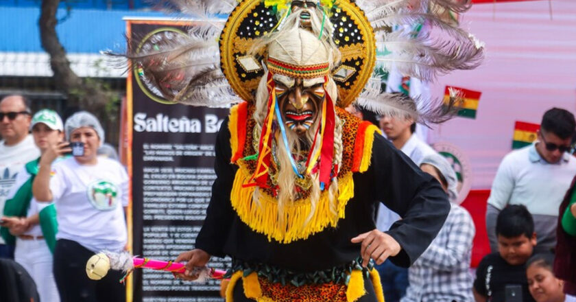 Bolivia promociona el Carnaval de Oruro en Perú rumbo a su Bicentenario