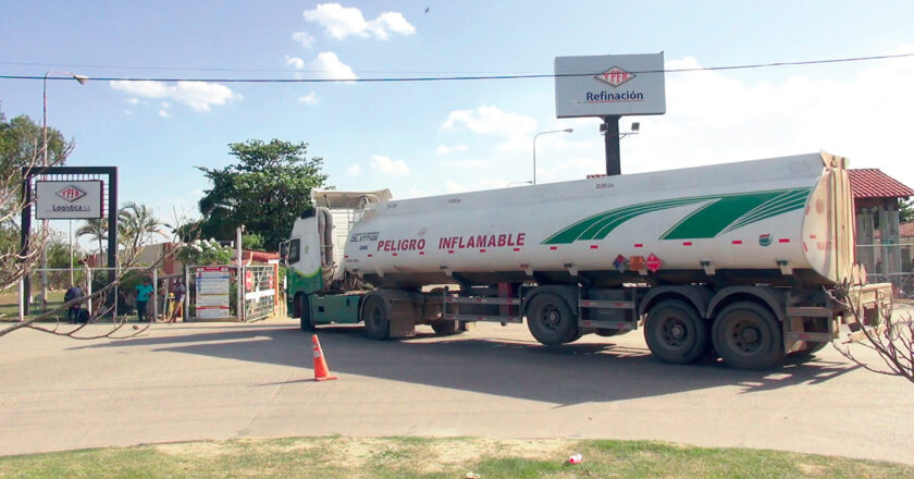 Esta semana ingresan 2.140 cisternas cargados de carburantes de tres países