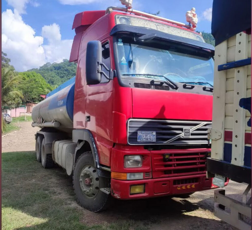 Dos cisternas fueron secuestradas en Yungas por presunto desvío de combustible