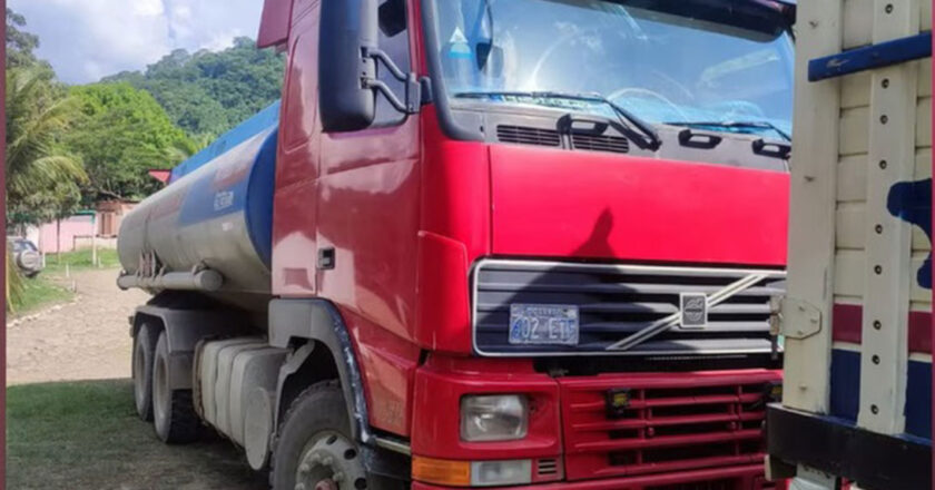 Dos cisternas fueron secuestradas en Yungas por presunto desvío de combustible