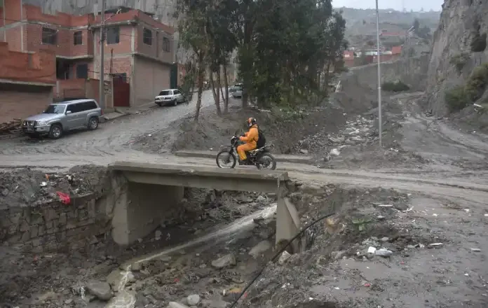 Alcaldía multa con Bs 12 MM a la empresa Kantutani por movimiento irregular de tierras