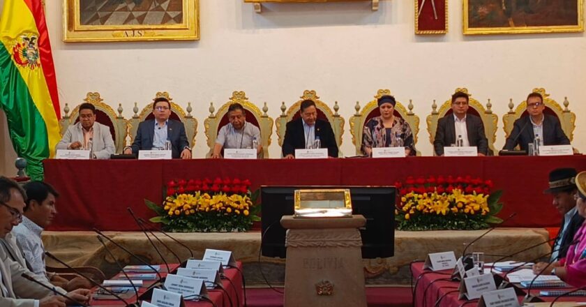 Presidido por Arce, comienza en Sucre el Consejo de Autonomías que aborda el Bicentenario