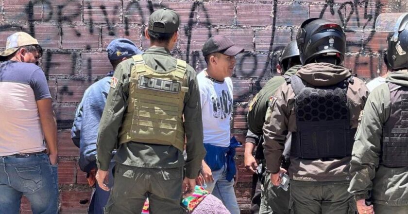 Liberan a 21 arrestados tras tensiones en Cochabamba