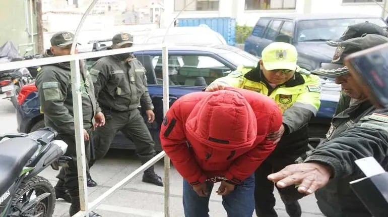 Aprehendido el chofer que atropelló a cinco personas en la calle Jenaro Sanjinés