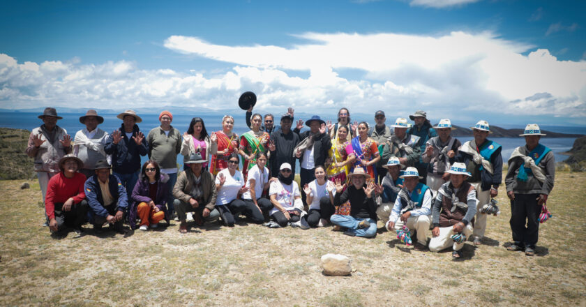 Bolivia e India fortalecen lazos culturales en la mística Isla del Sol