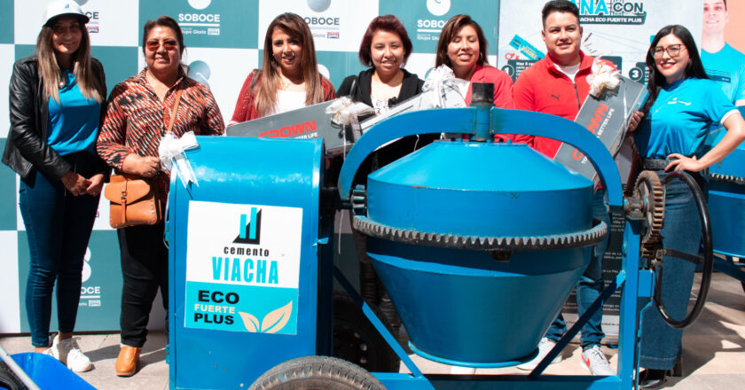 Cemento Viacha Eco Fuerte Plus de SOBOCE premia a los ganadores del concurso “Construye y Gana”